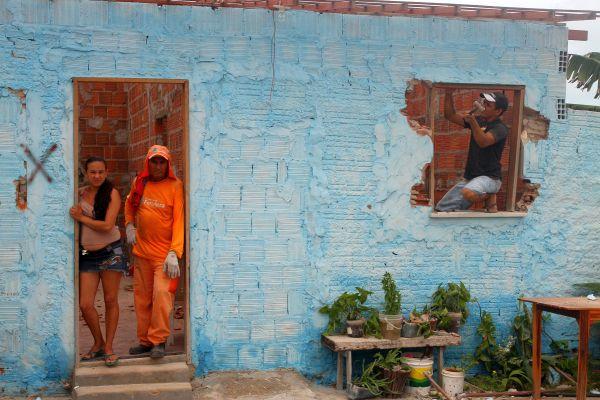 Moradores foram despejados para construo de um conjunto habitacional que vai atender famlias do Serviluz. Foto: Evilzio Bezerra/O POVO
