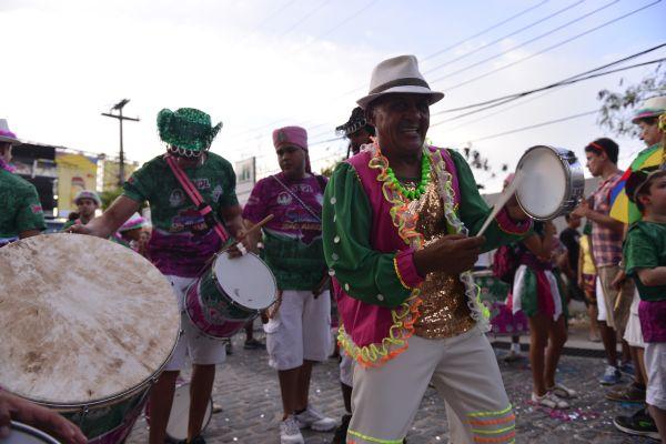 A festa de Pr-Carnaval se despediu dos fortalezenses em clima de alegria e muito samba. Se depender da animao dos folies o Carnaval vai ser ainda melhor  (Fotos Humberto Mota) 