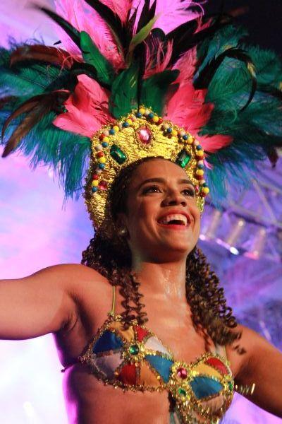 A festa de Pr-Carnaval se despediu dos fortalezenses em clima de alegria e muito samba. Se depender da animao dos folies o Carnaval vai ser ainda melhor  (Fotos Fbio Lima)