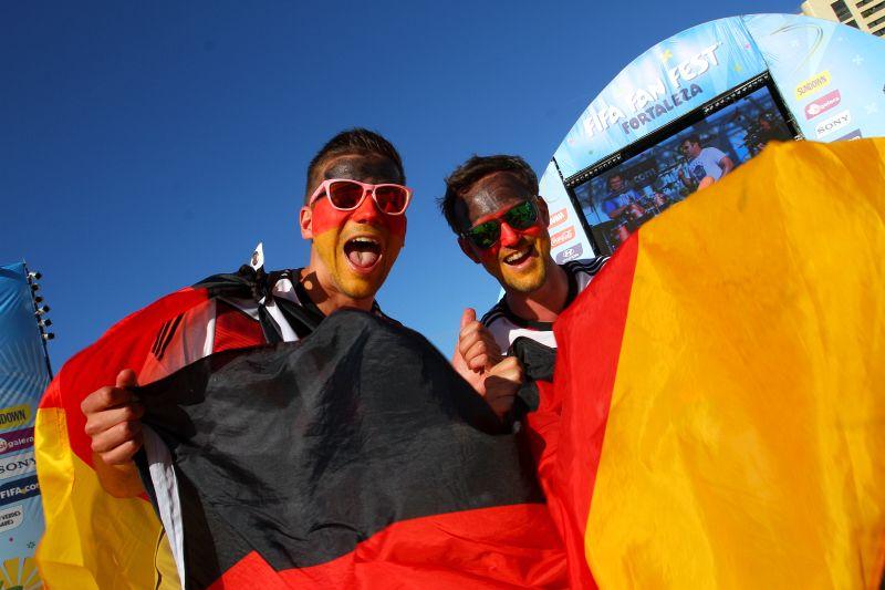 Alemanha e Gana duelavam na Arena Castelo, turistas de vrias nacionalidades, alm dos prprios brasileiros, foram at a Fan Fest assistir  partida (Foto Tatiana Fortes/O POVO)