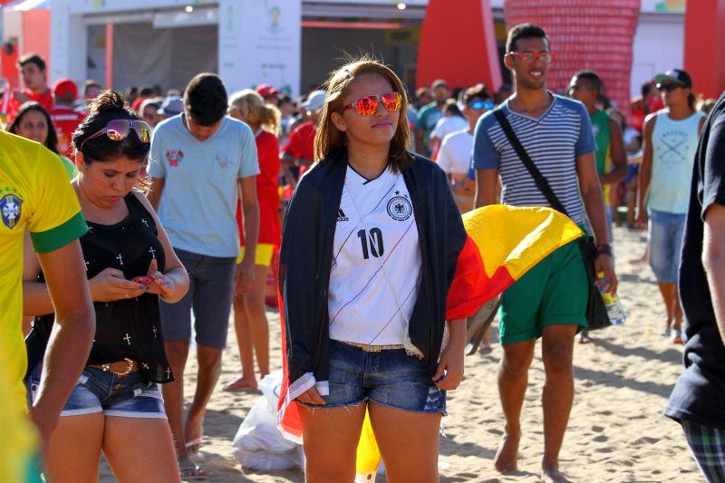 Alemanha e Gana duelavam na Arena Castelo, turistas de vrias nacionalidades, alm dos prprios brasileiros, foram at a Fan Fest assistir  partida (Foto Tatiana Fortes/O POVO)