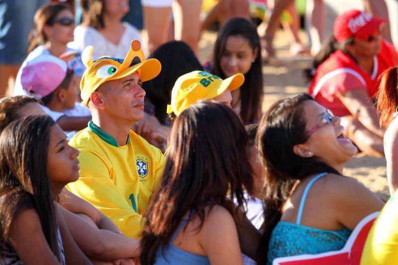 Alemanha e Gana duelavam na Arena Castelo, turistas de vrias nacionalidades, alm dos prprios brasileiros, foram at a Fan Fest assistir  partida (Foto Tatiana Fortes/O POVO)