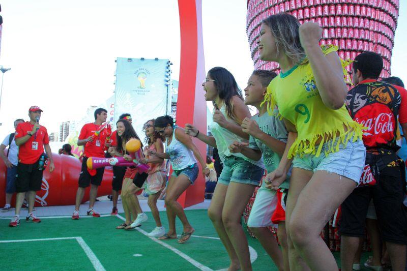 Alemanha e Gana duelavam na Arena Castelo, turistas de vrias nacionalidades, alm dos prprios brasileiros, foram at a Fan Fest assistir  partida (Foto Tatiana Fortes/O POVO)