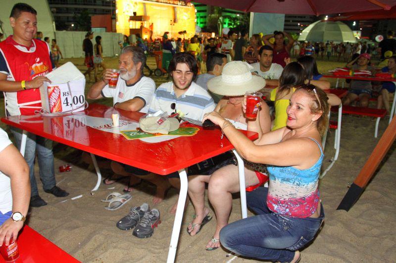 Alemanha e Gana duelavam na Arena Castelo, turistas de vrias nacionalidades, alm dos prprios brasileiros, foram at a Fan Fest assistir  partida (Foto Tatiana Fortes/O POVO)