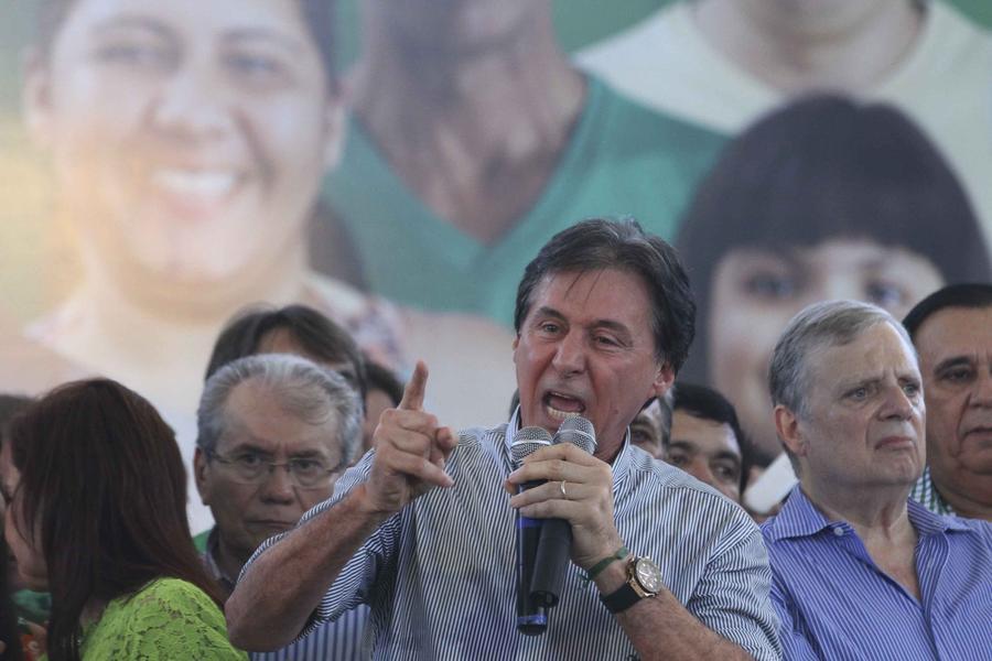 Neste domingo, durante a conveno estadual do PMDB, o senador Euncio Oliveira foi oficializado como candidato ao governo do Estado (Foto: Edimar Soares/O POVO)