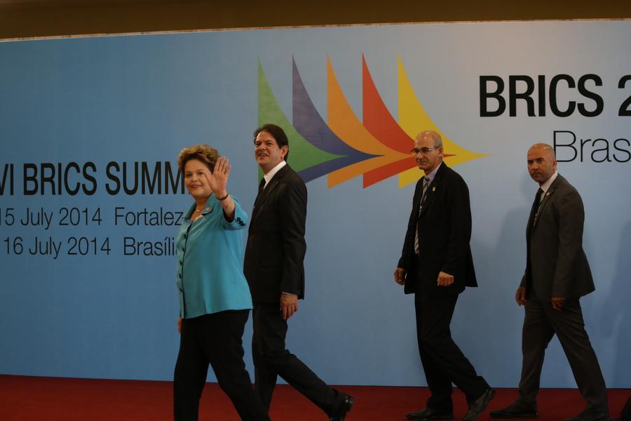 Dilma e Cid Gomes. Foto: Sara Maia