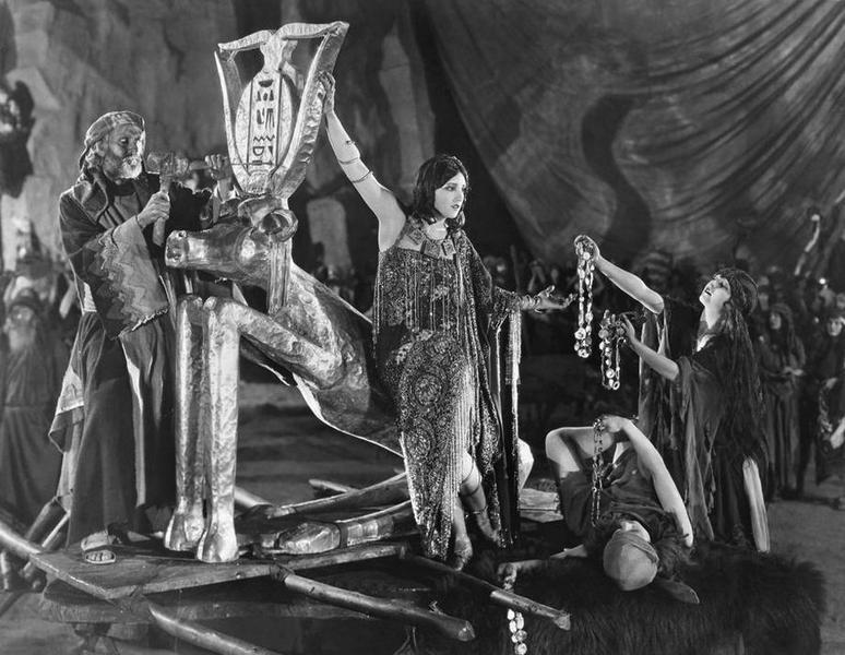 Os Dez Mandamentos (1923), de Cecil B. DeMille - filme mudo