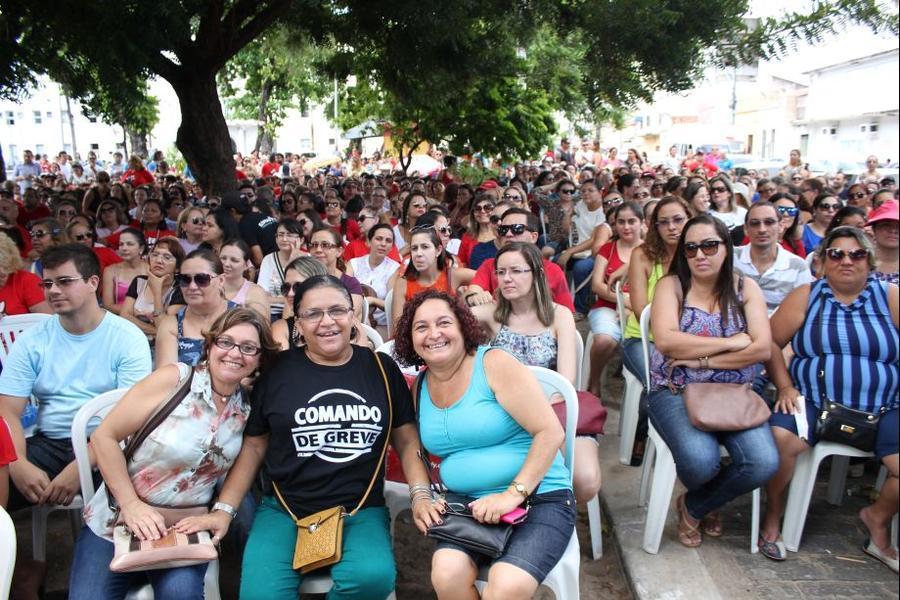 Assembleia dos professores na manh desta quinta-feira, 18. Foto: Mateus Dantas/Especial para O POVO