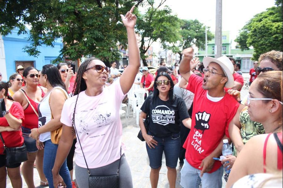 Assembleia dos professores na manh desta quinta-feira, 18. Foto: Mateus Dantas/Especial para O POVO