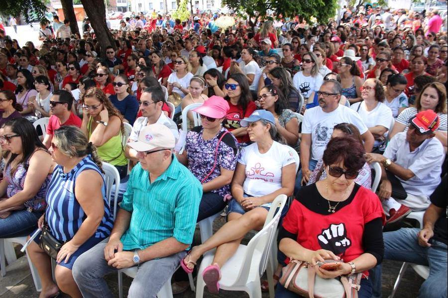 Assembleia dos professores na manh desta quinta-feira, 18. Foto: Mateus Dantas/Especial para O POVO