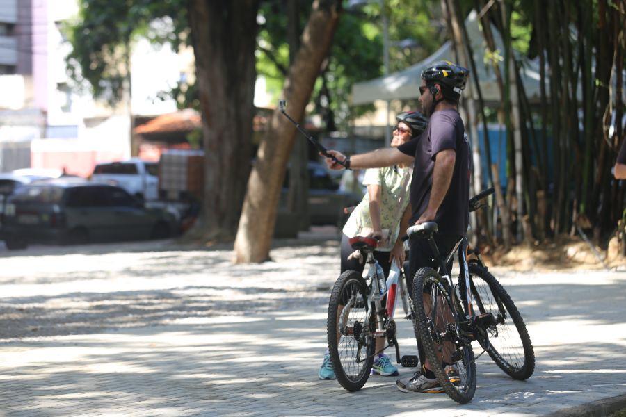 Mais conhecido como Praa das Flores, o Bosque Eudoro Correia foi reinaugurado na manh deste domingo, 15 | Fotos: Camila de Almeida/O POVO