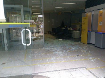 Assaltantes atacam dois bancos no Interior e PM morre em tiroteio