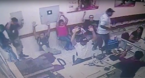 Assaltantes roubam banco em Solonpole 